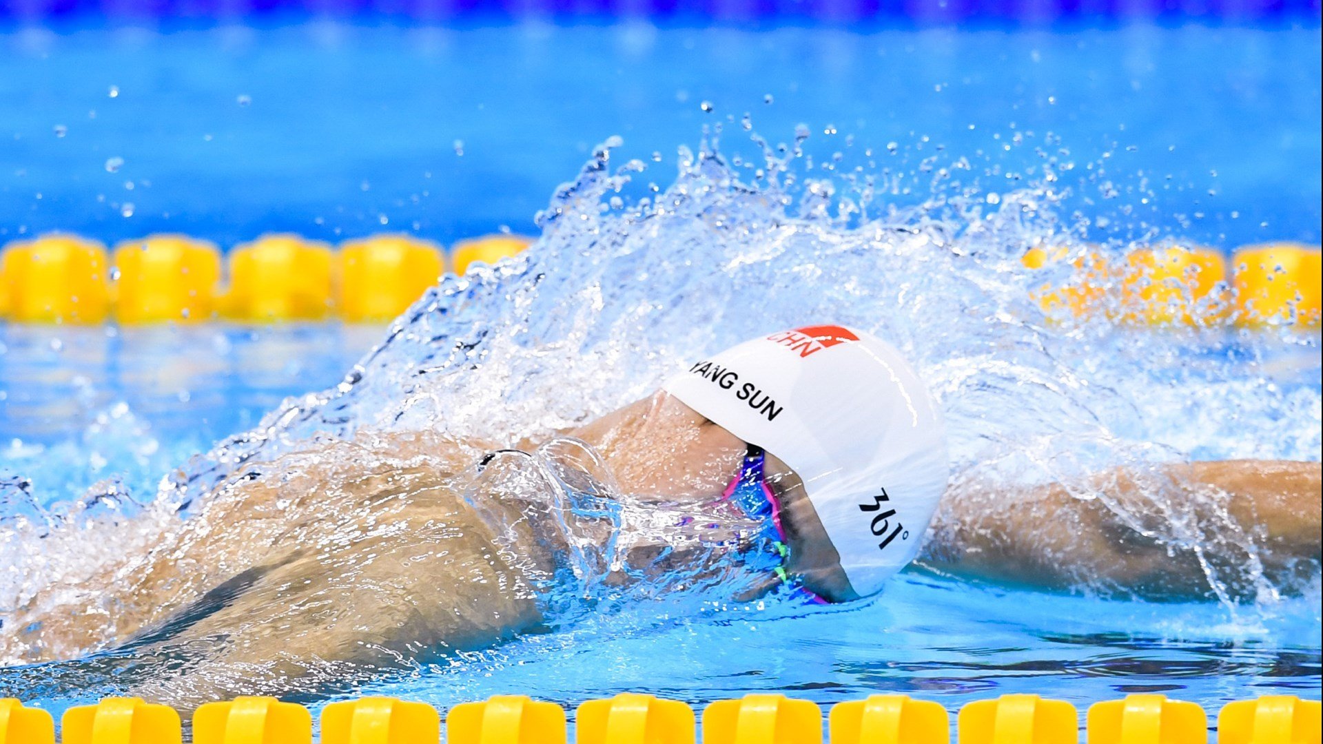 《堡垒之夜》“未来光影”赛季上线,奇幻创意等你发掘!