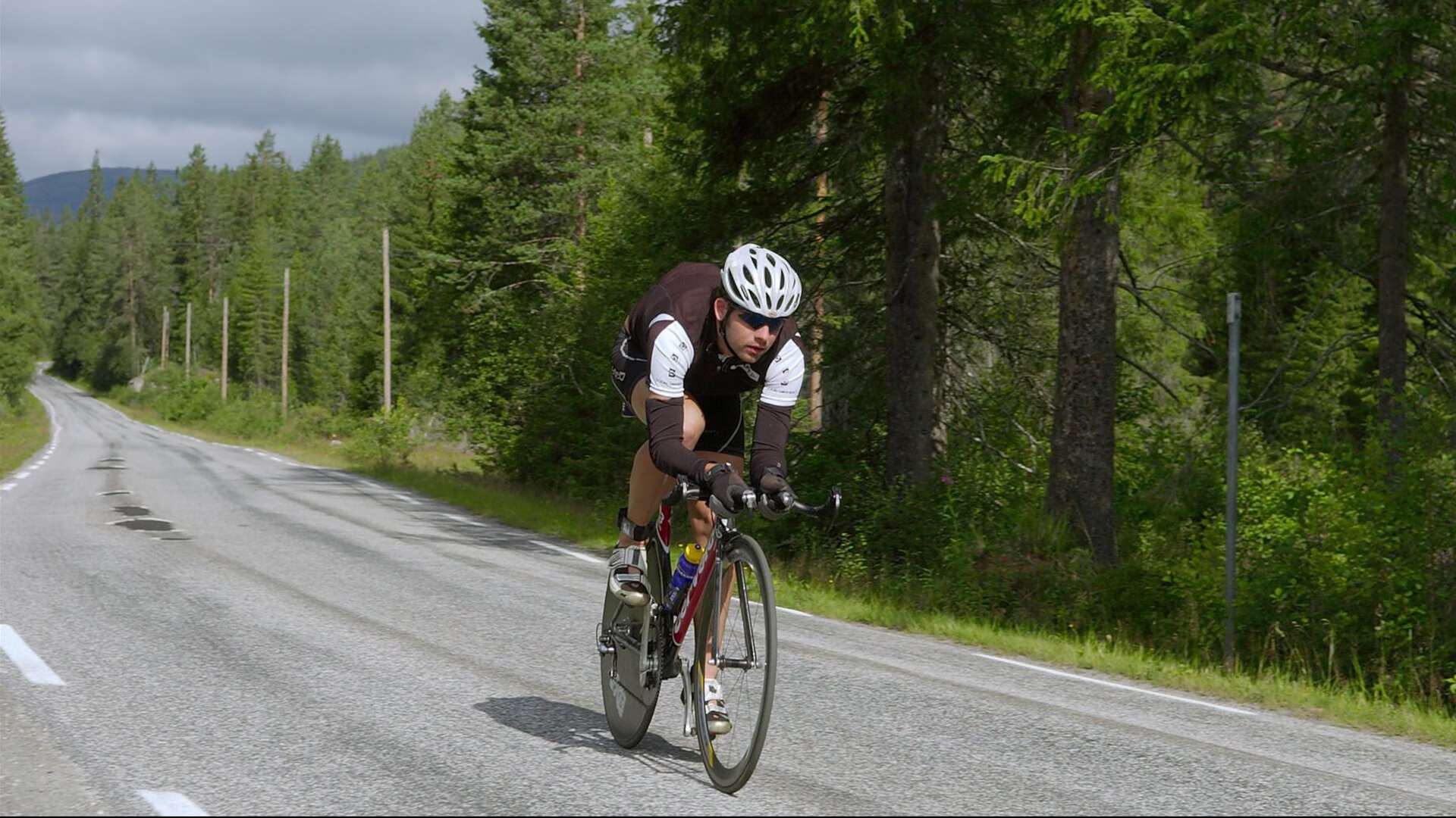 NBA回顾:近10场9胜!湖人距第7差0.5胜场,詹眉关键发力带领湖人后来居上